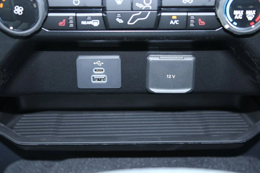 New 2026 Agate Black Metallic Ford F-250® XLT image 31