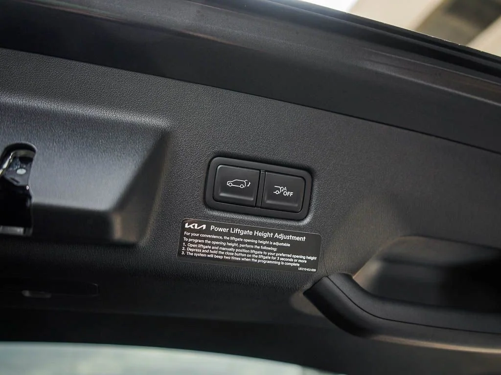 New 2027 Glacial White Pearl Kia S AWD image 9