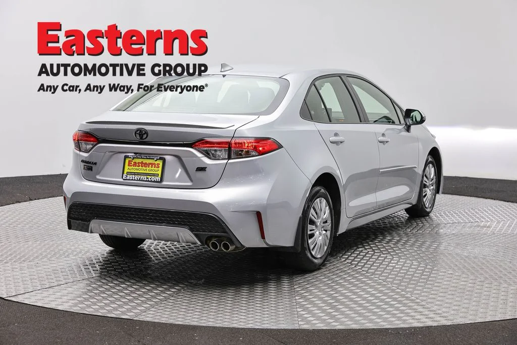 Used 2022 Silver Toyota SE image 4