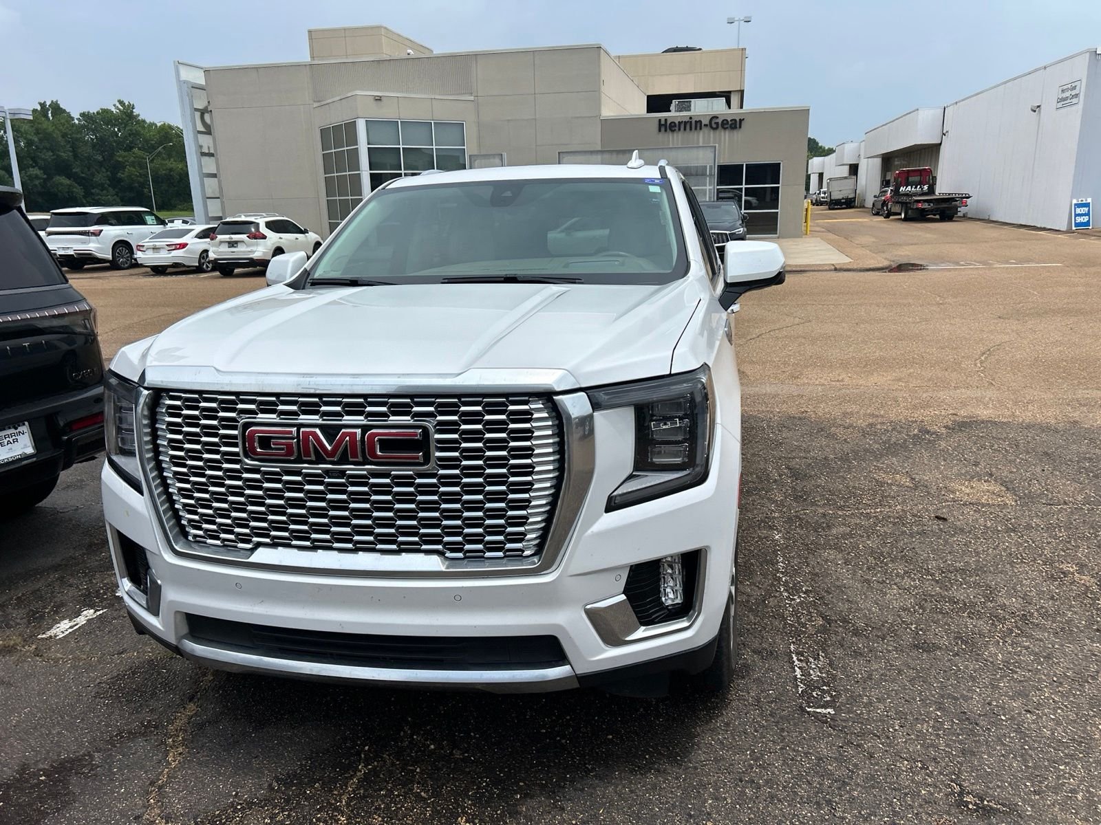 Used 2022 White GMC Denali image 6