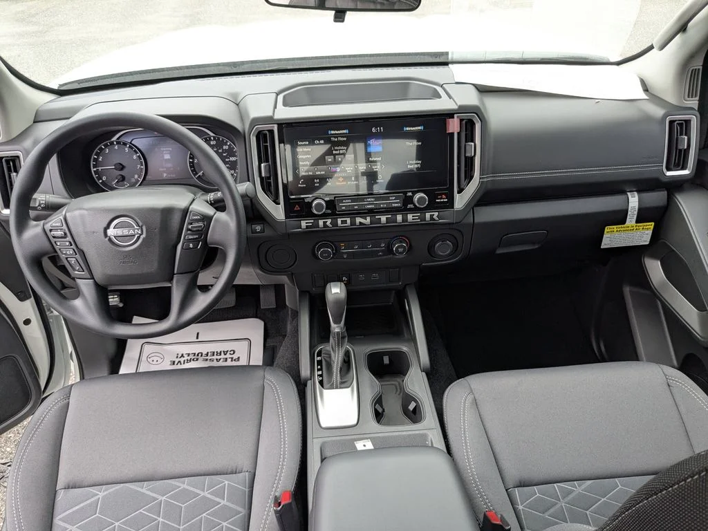 2025 Nissan Frontier SV - Photo 15