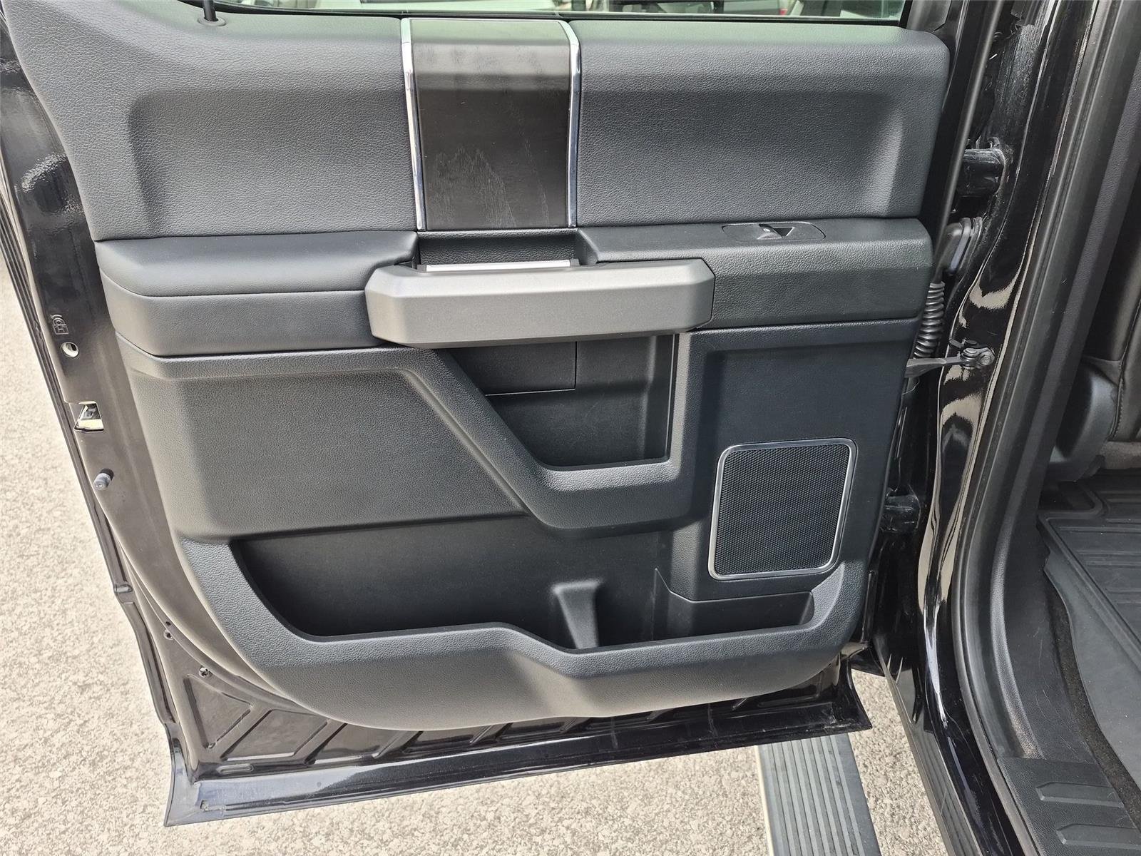 Used 2018 Shadow Black Ford Platinum image 32