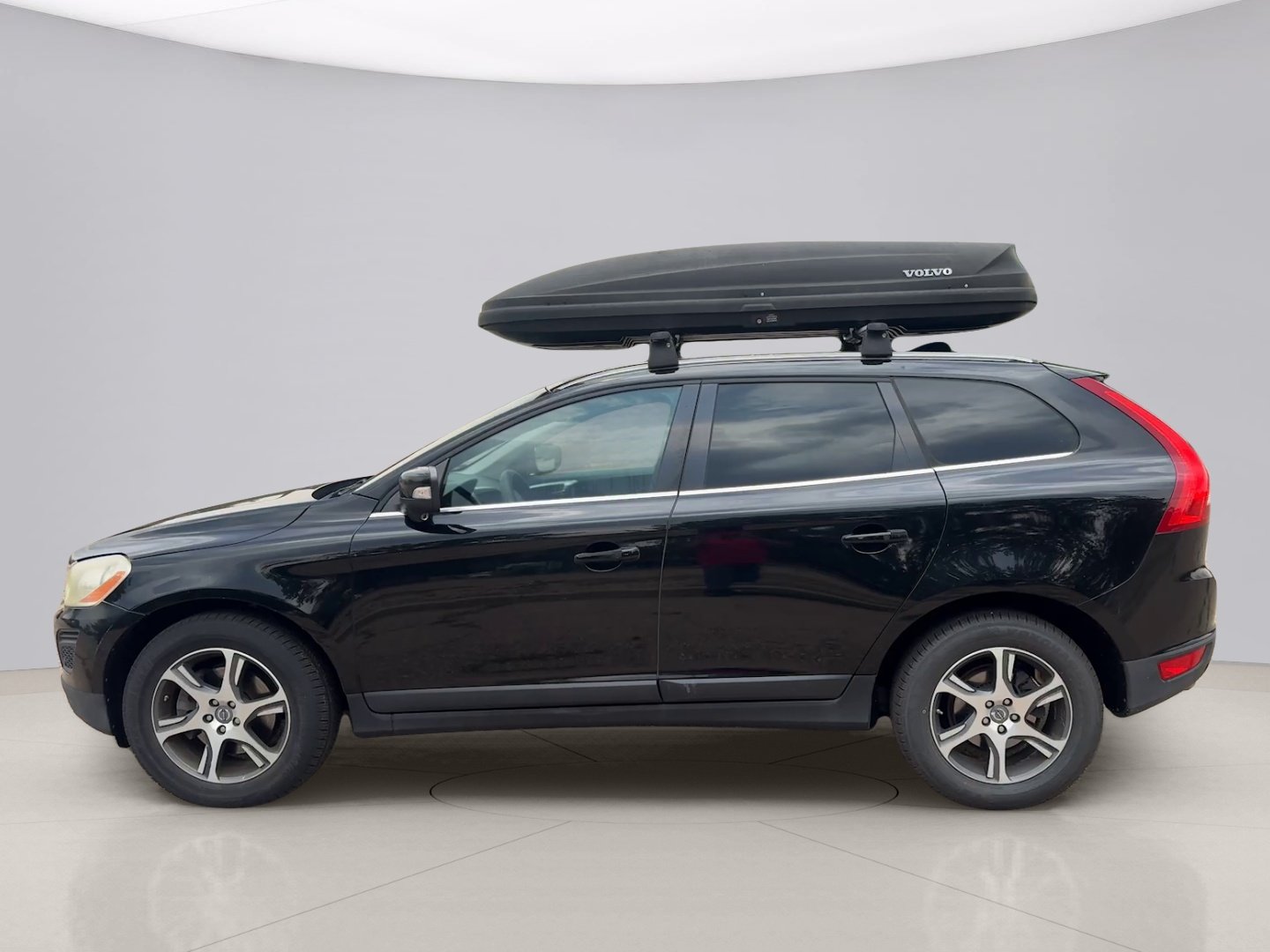 Used 2011 Black Volvo T6 image 2