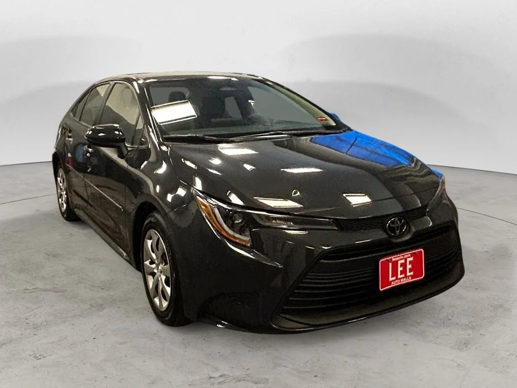 Used 2025 Underground Toyota LE image 7