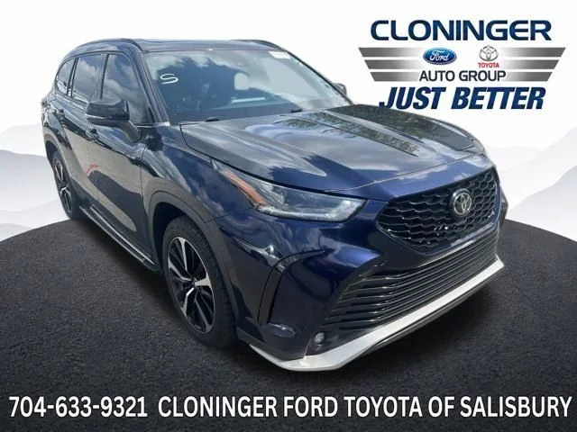Used 2022  Toyota XSE image 1