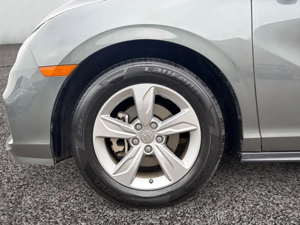 Used 2019  Honda EX-L image 9