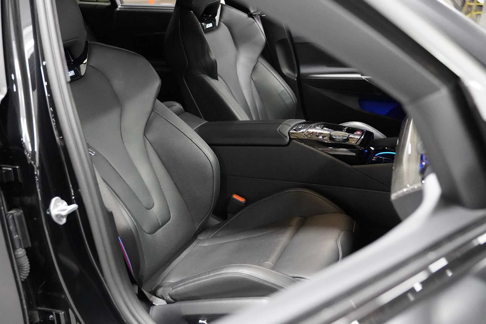 Used 2025 Black Sapphire Metallic BMW  image 9