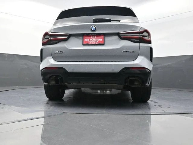 Used 2024 Gray BMW xDrive30i image 36