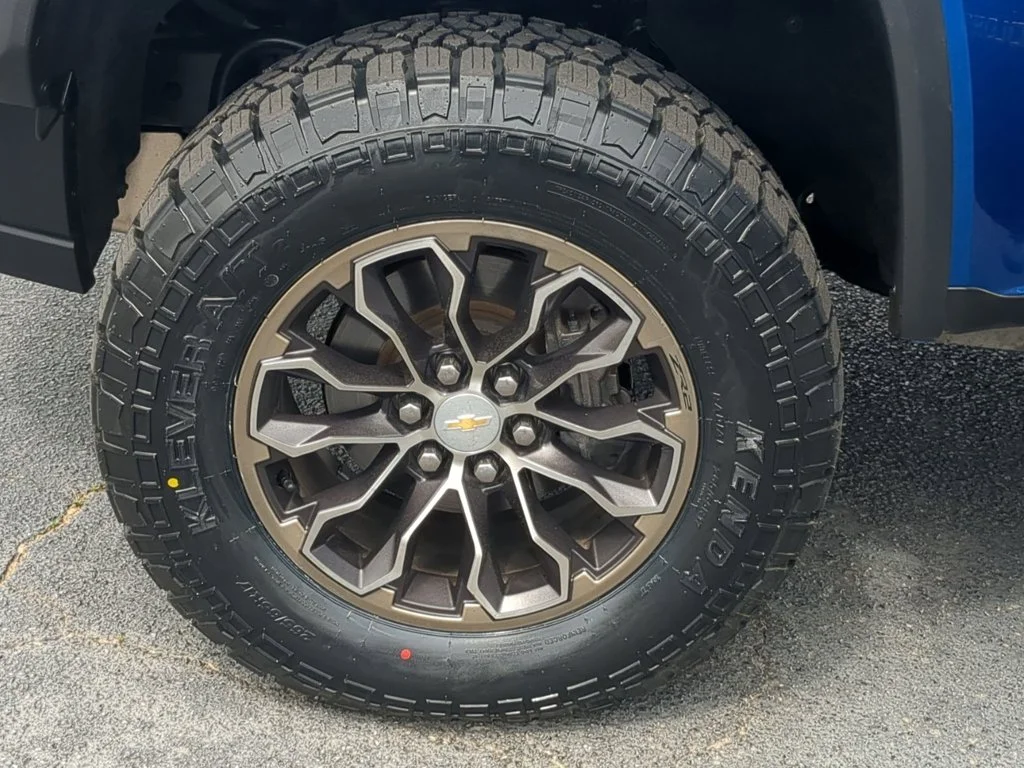 Used 2019 Kinetic Blue Metallic Chevrolet 4WD ZR2 image 10