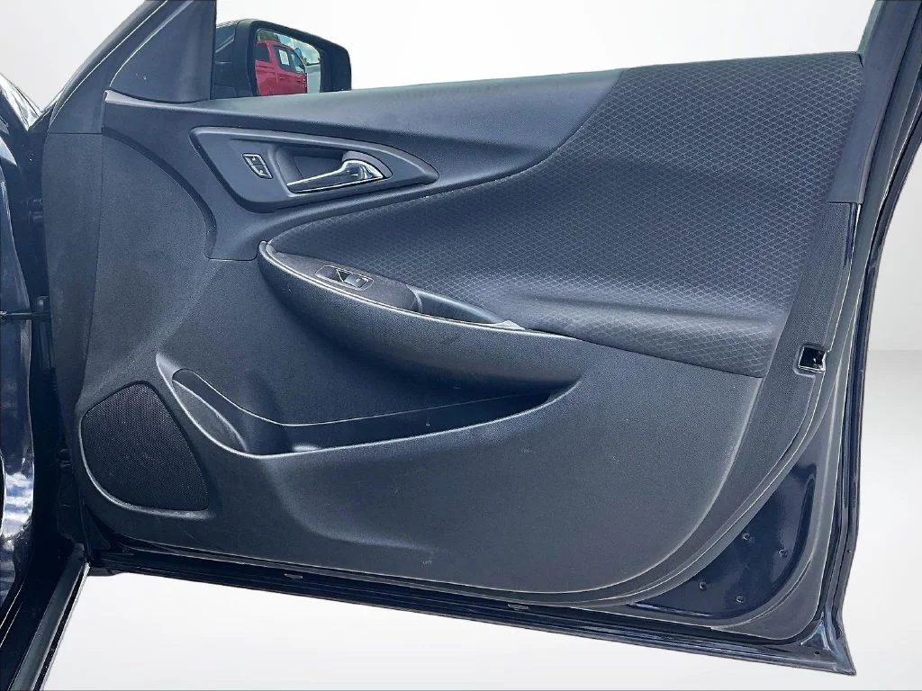 Used 2023 Gray Chevrolet LT image 25