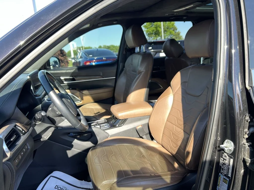 Used 2022 Black Kia SX image 11