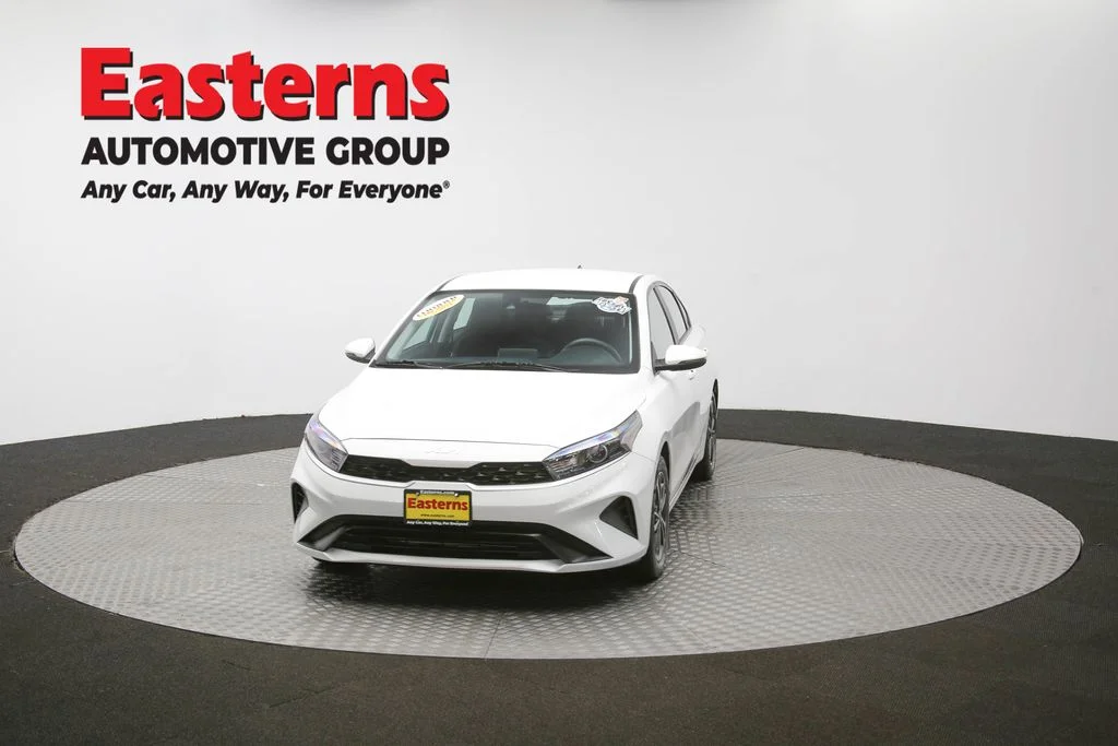 Used 2022 White Kia LXS image 48