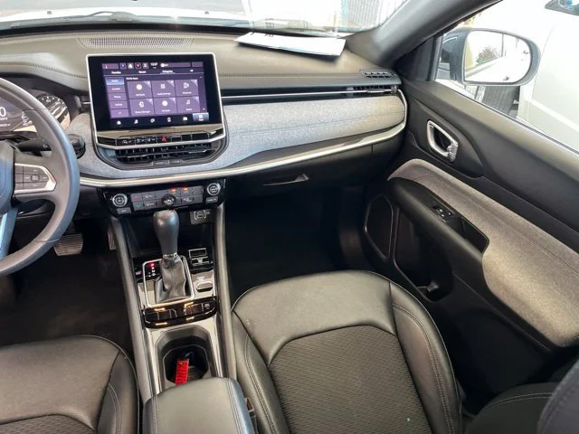 Used 2024 Bright White Clearcoat Jeep Latitude image 41
