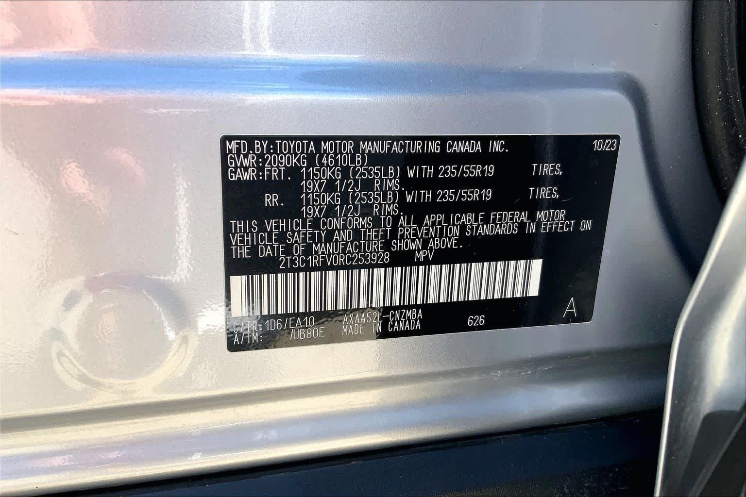 Used 2024 Silver Sky Metallic Toyota XLE Premium image 32