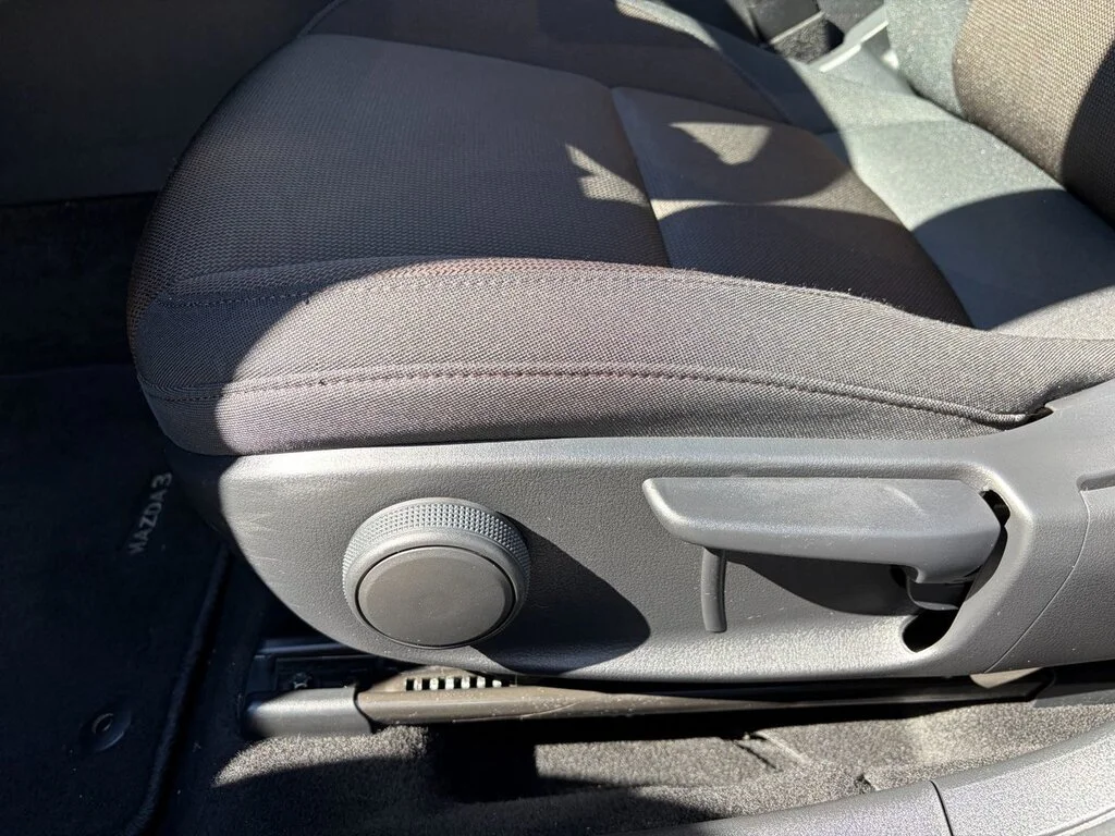 Used 2021 Deep Crystal Blue Mica Mazda GS at image 17