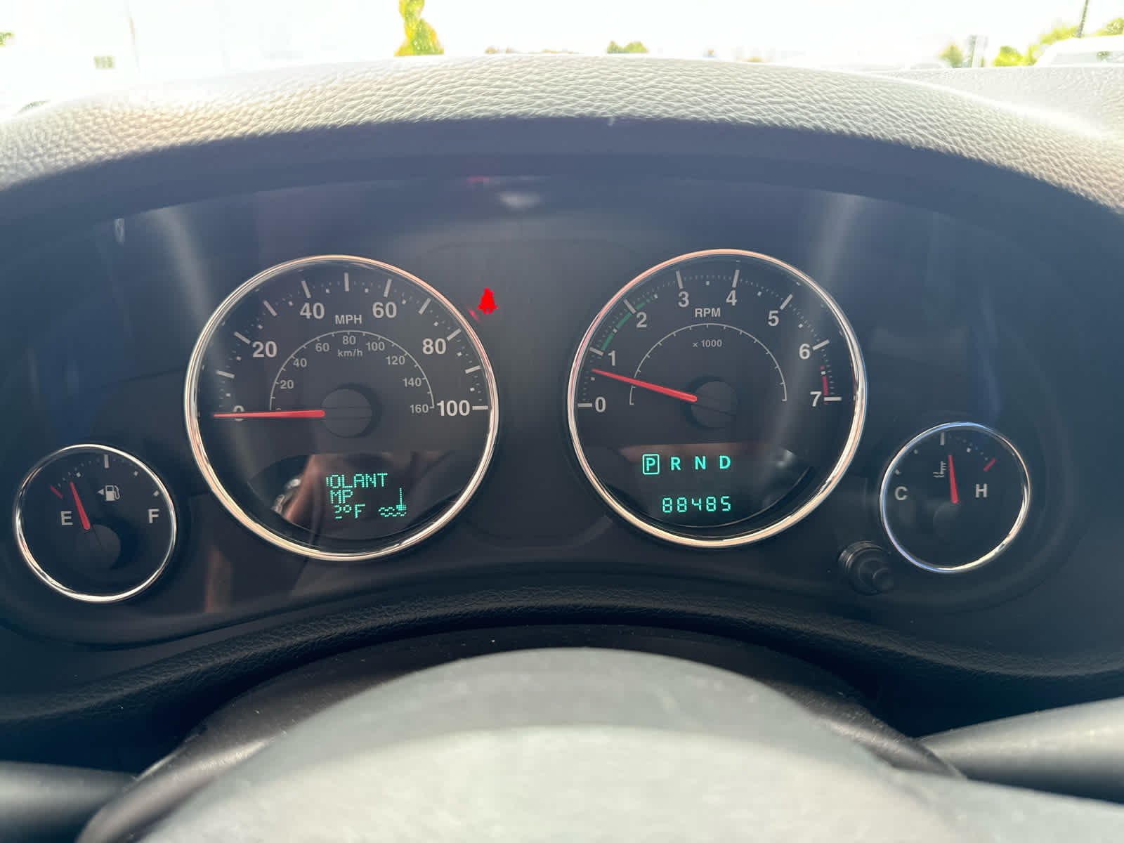 Used 2014 Bright White Clearcoat Jeep Sport image 11