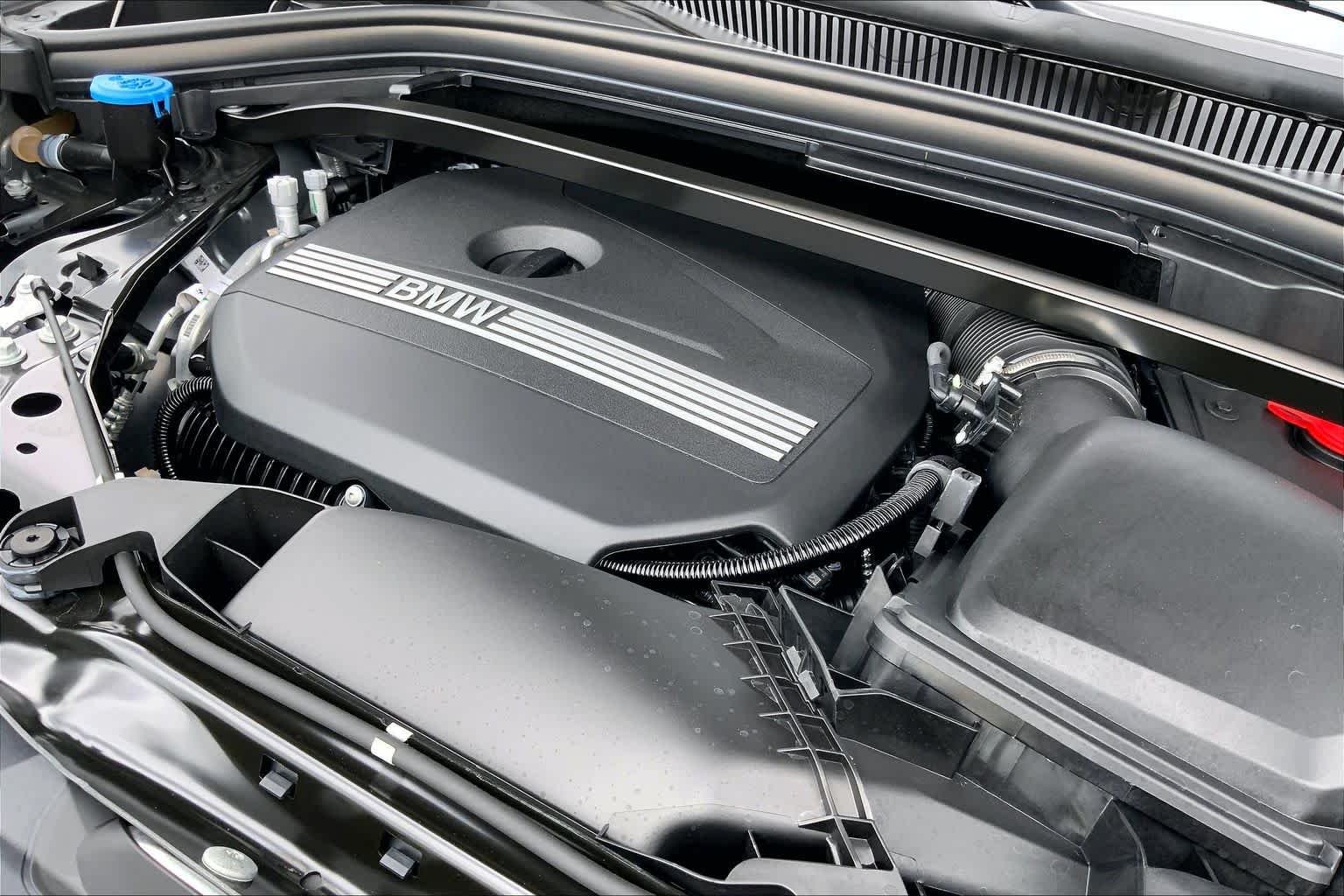 Used 2025 Skyscraper Grey Metallic BMW xDrive28i image 32