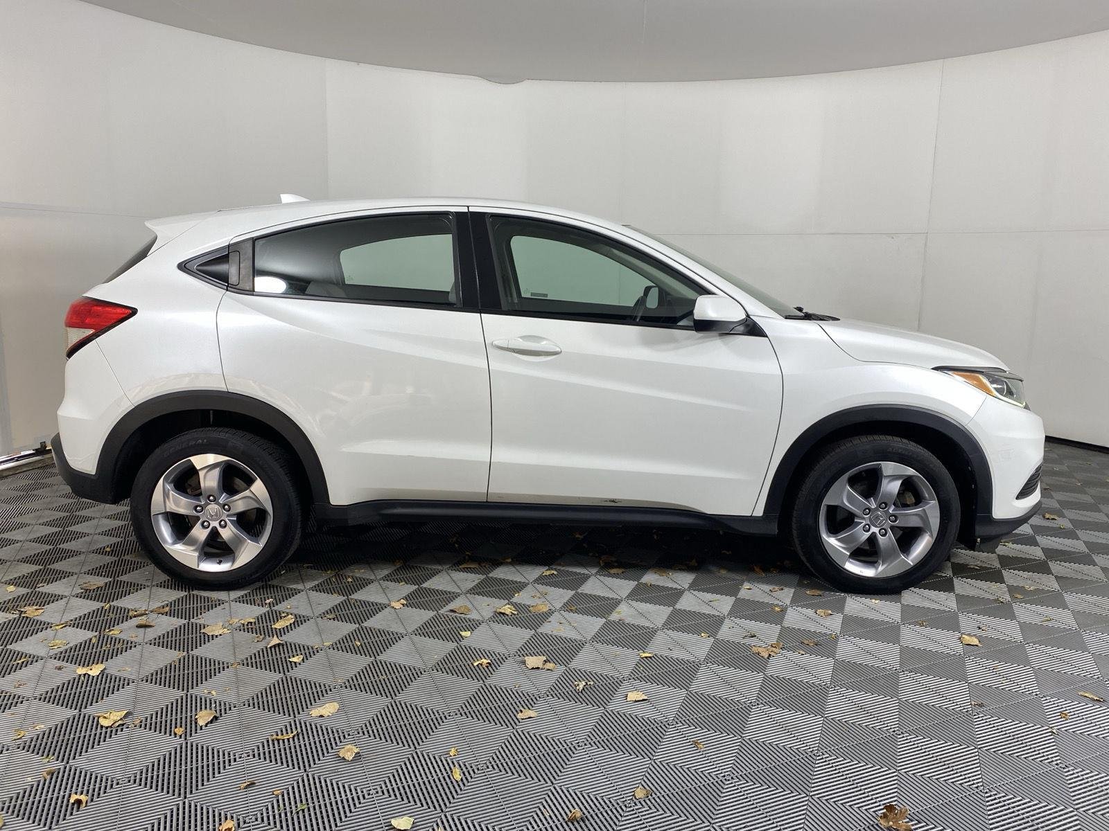 Used 2019 Platinum White Pearl Honda LX image 9