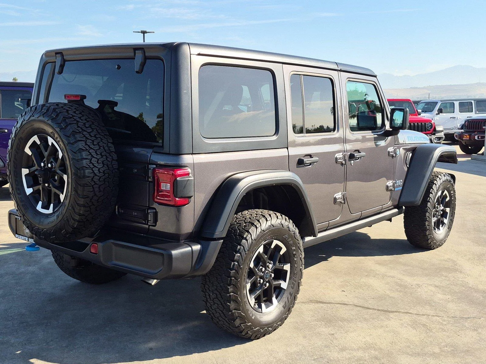 Certified Used 2025 Granite Crystal Metallic Clearcoat Jeep Rubicon image 7