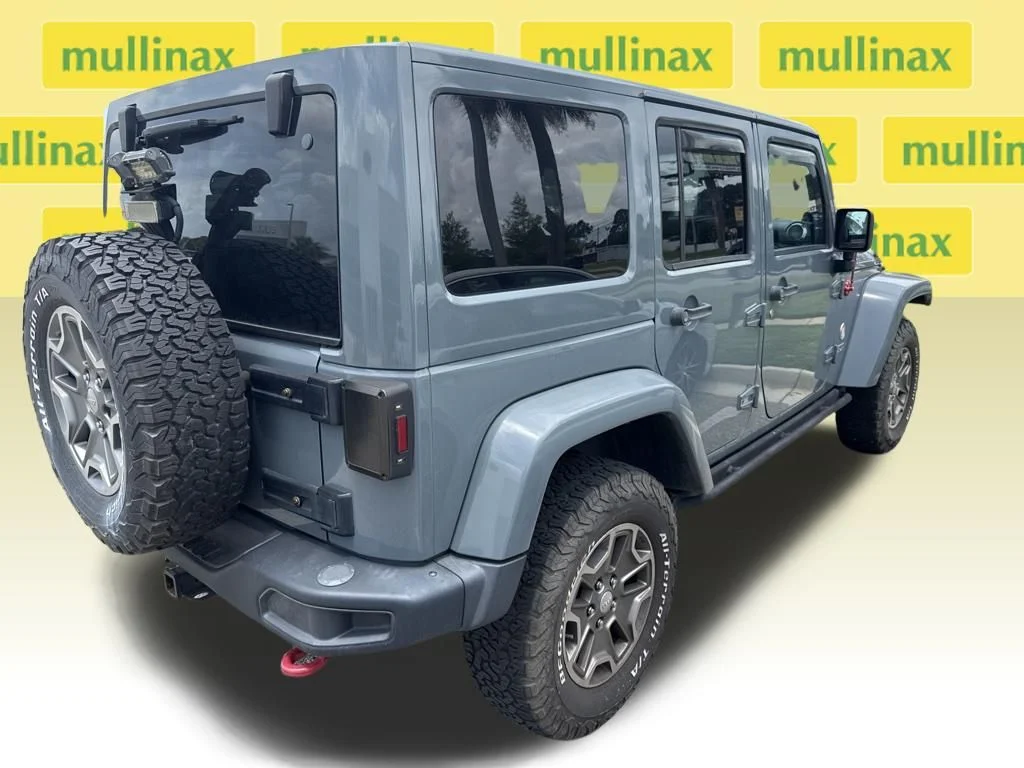 Used 2013 Gray Jeep Unlimited Rubicon image 2