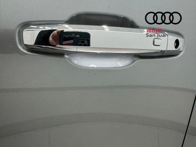 Used 2023 Silver GMC Denali image 10