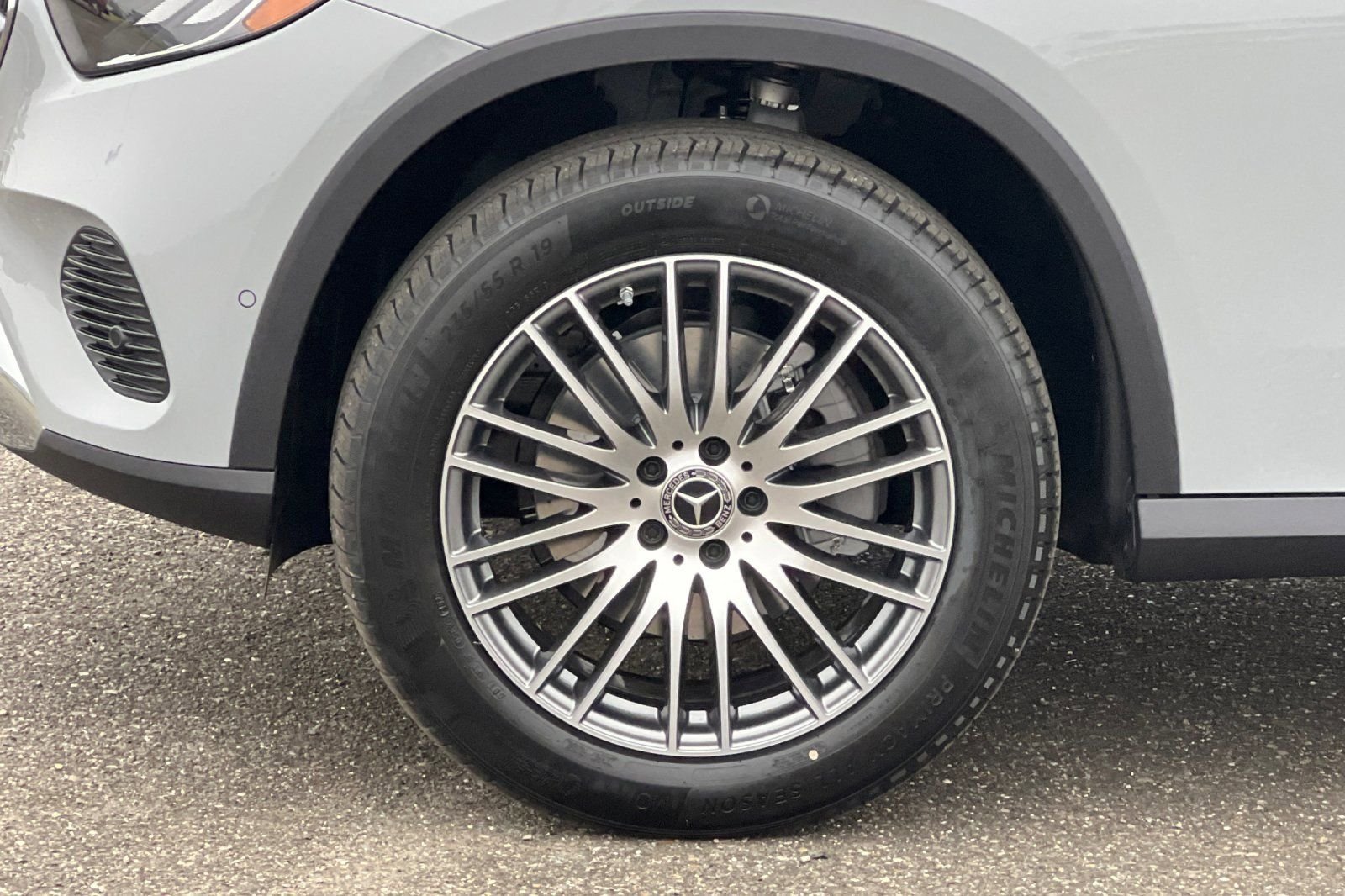 New 2026 MANUFAKTUR Alpine Grey Mercedes-Benz 300 image 11