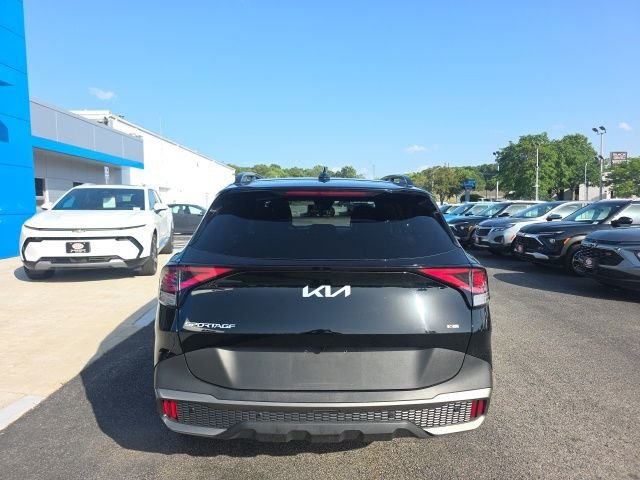 Used 2023 Black Kia X-Line image 3