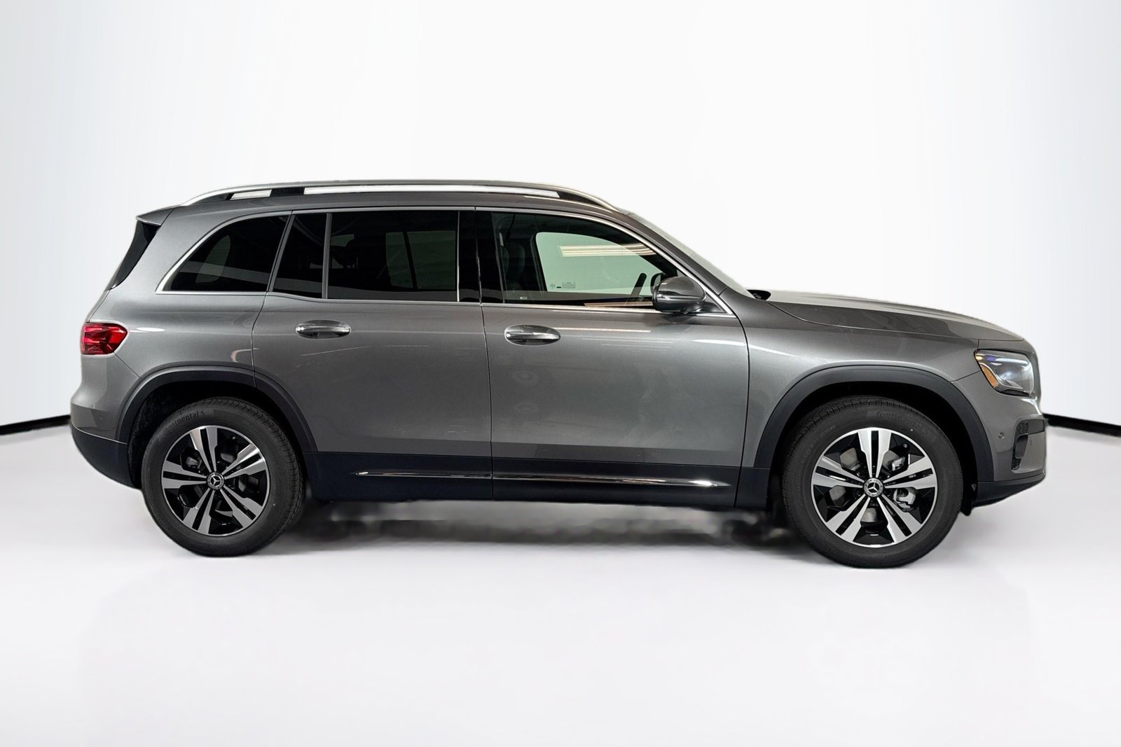 New 2026 Mountain Grey Metallic Mercedes-Benz GLB 250 image 4