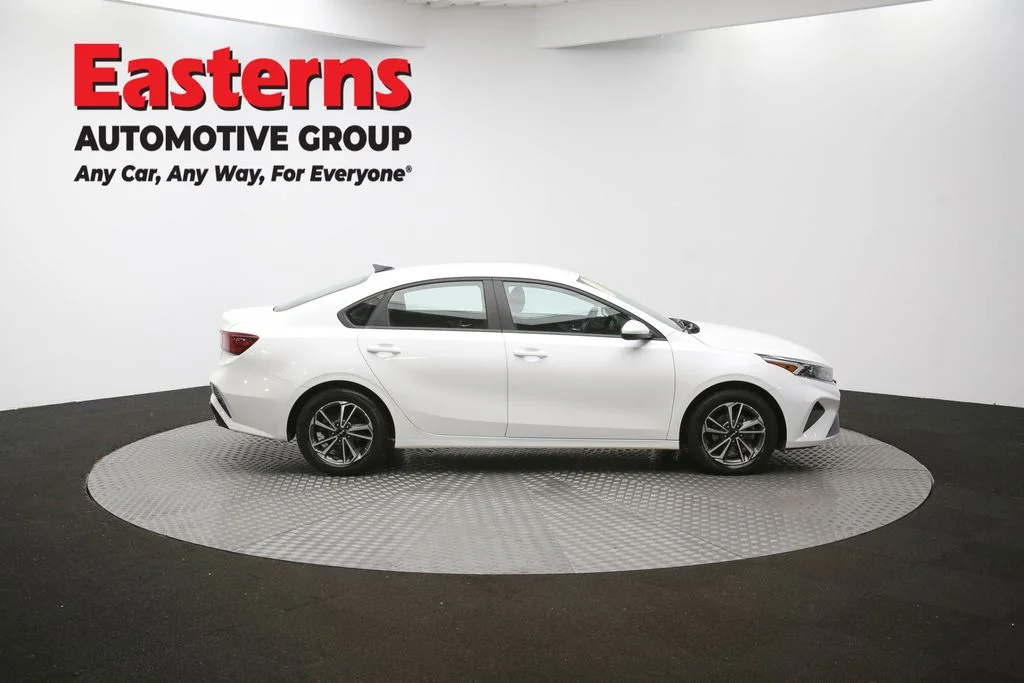 Used 2023 White Kia LXS image 44