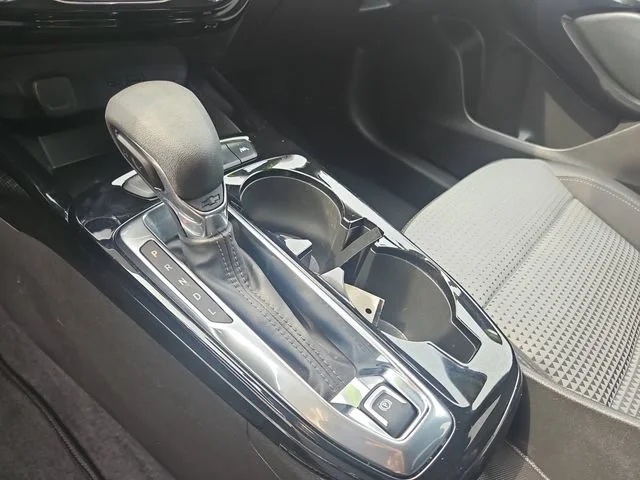 Used 2024 Summit White Chevrolet LT image 24