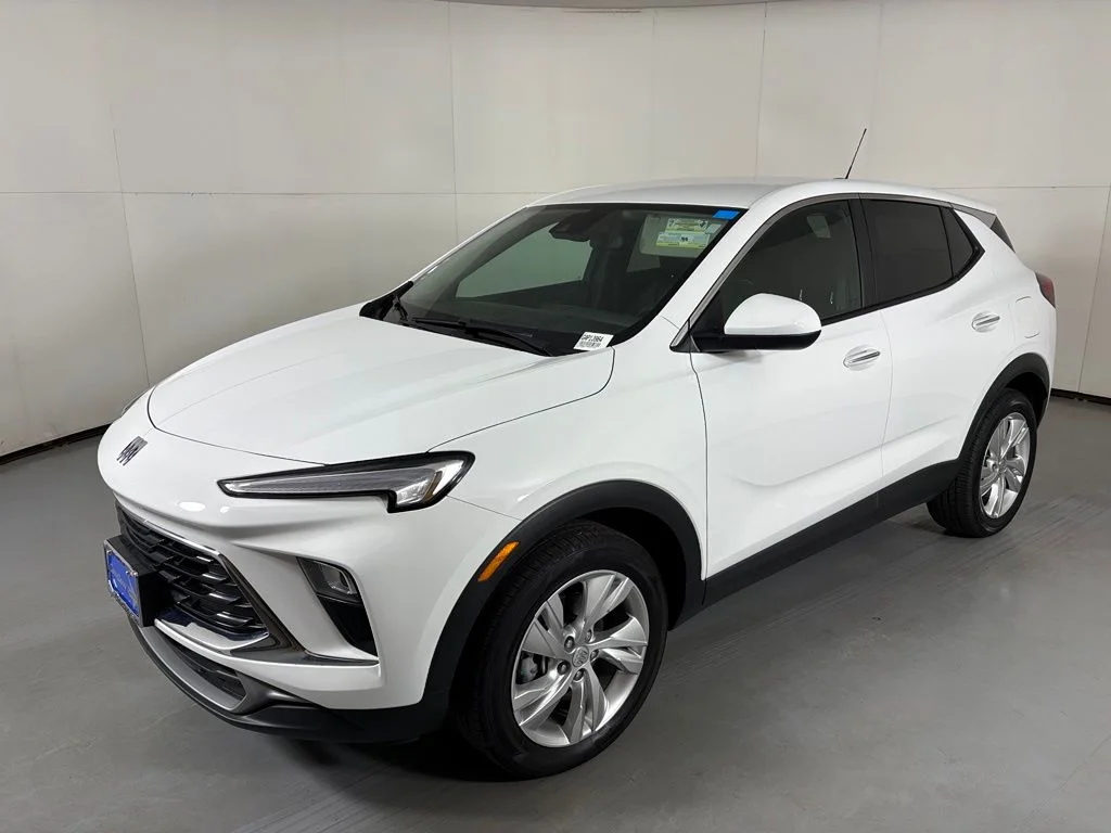 Used 2024 White Buick Preferred image 5