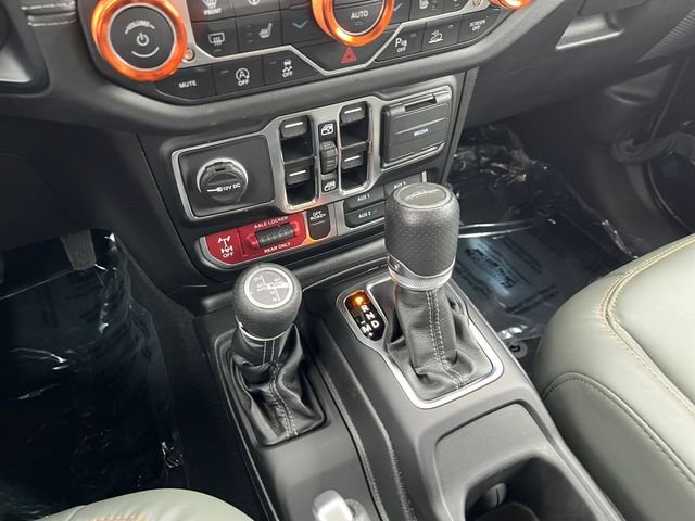 Used 2025 Black Jeep Mojave image 24