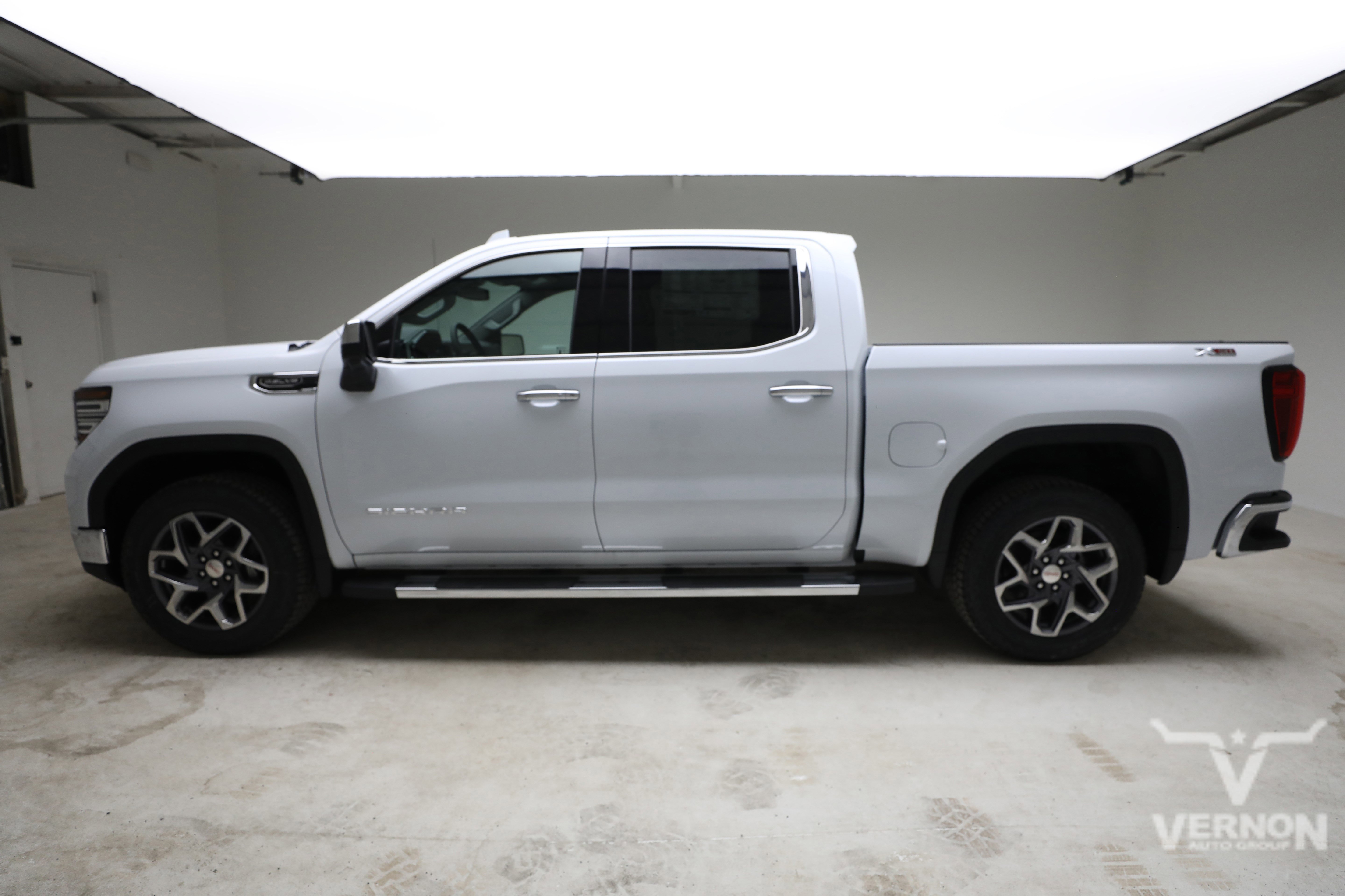 New 2026 Glacier White Tricoat GMC N image 2