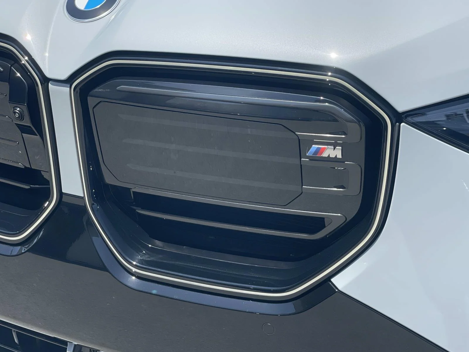 New 2026 Brooklyn Grey Metallic BMW M50 xDrive image 30