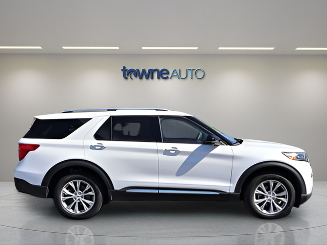 Used 2023 White Ford Limited image 7
