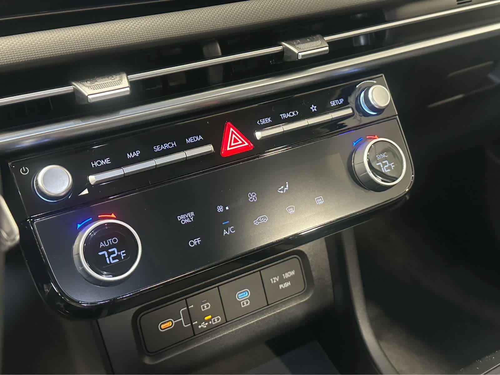 New 2026 Cashmere Bronze Hyundai Blue SE image 29