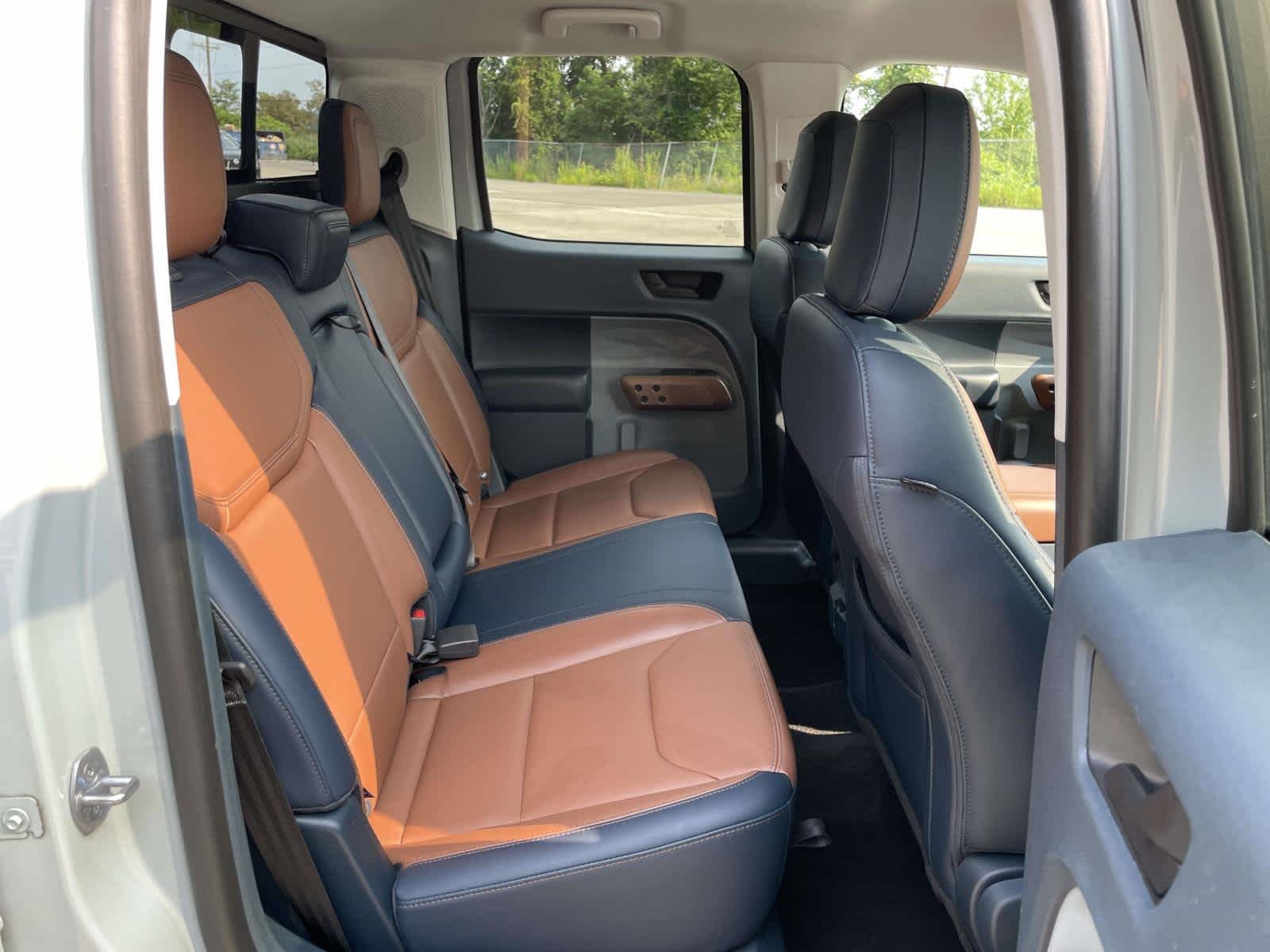 Used 2022 Cactus Gray Ford Lariat image 26