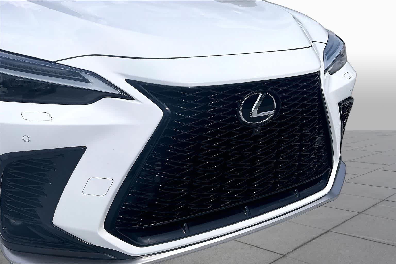 Used 2023 Ultra White Lexus F SPORT Handling image 29