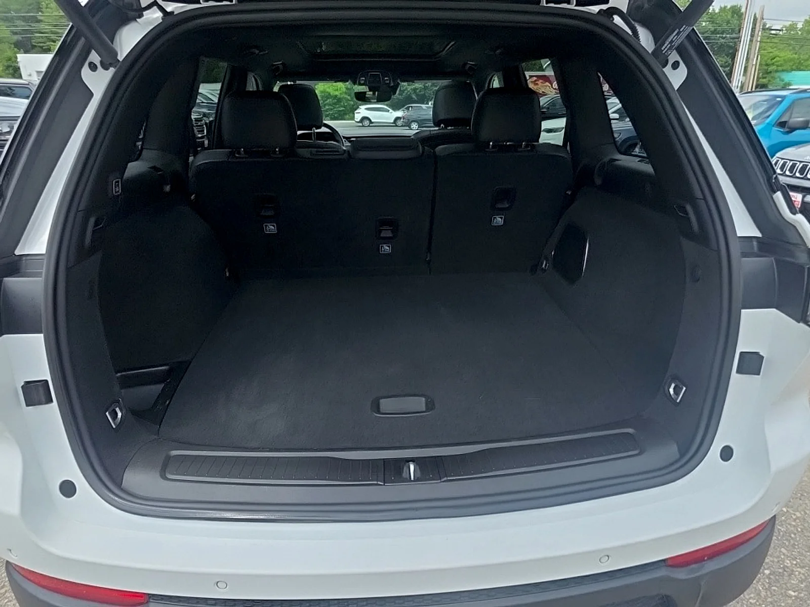 Used 2022 Bright White Clearcoat Jeep Trailhawk 4x4 image 14