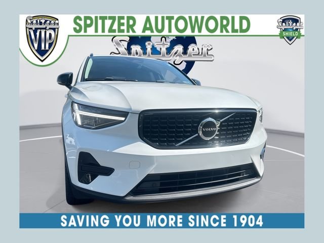  2024 Volvo XC40 SUV / Crossover  