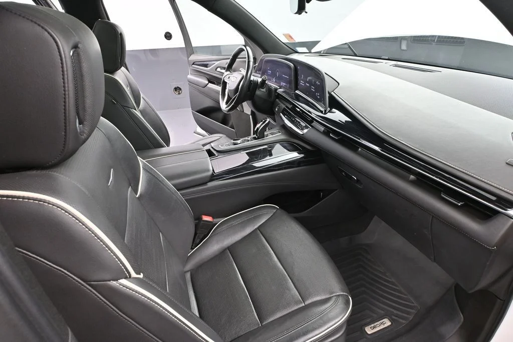 Used 2021 White Cadillac Sport image 61