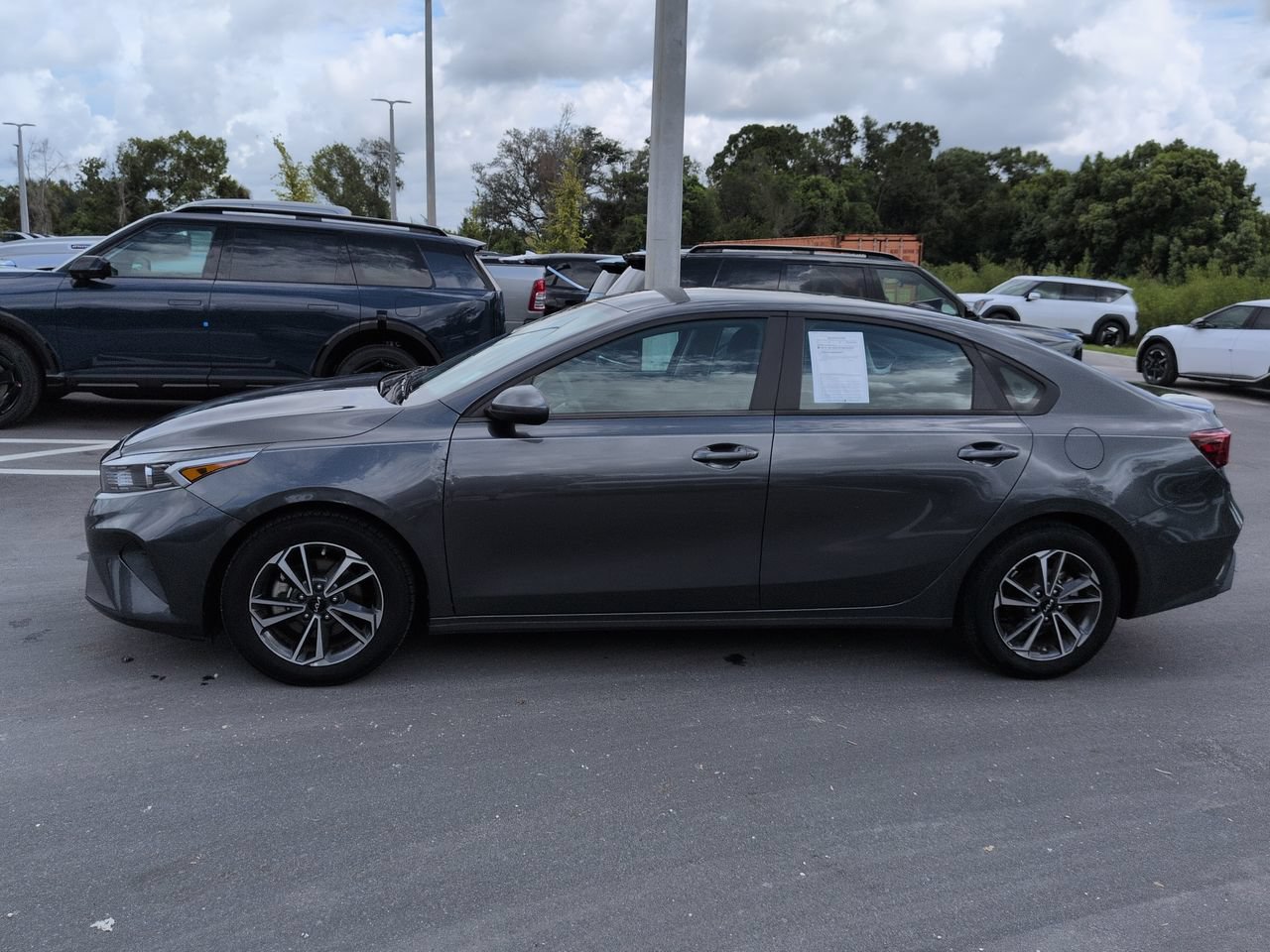 Used 2023 Gravity Gray Kia  image 7