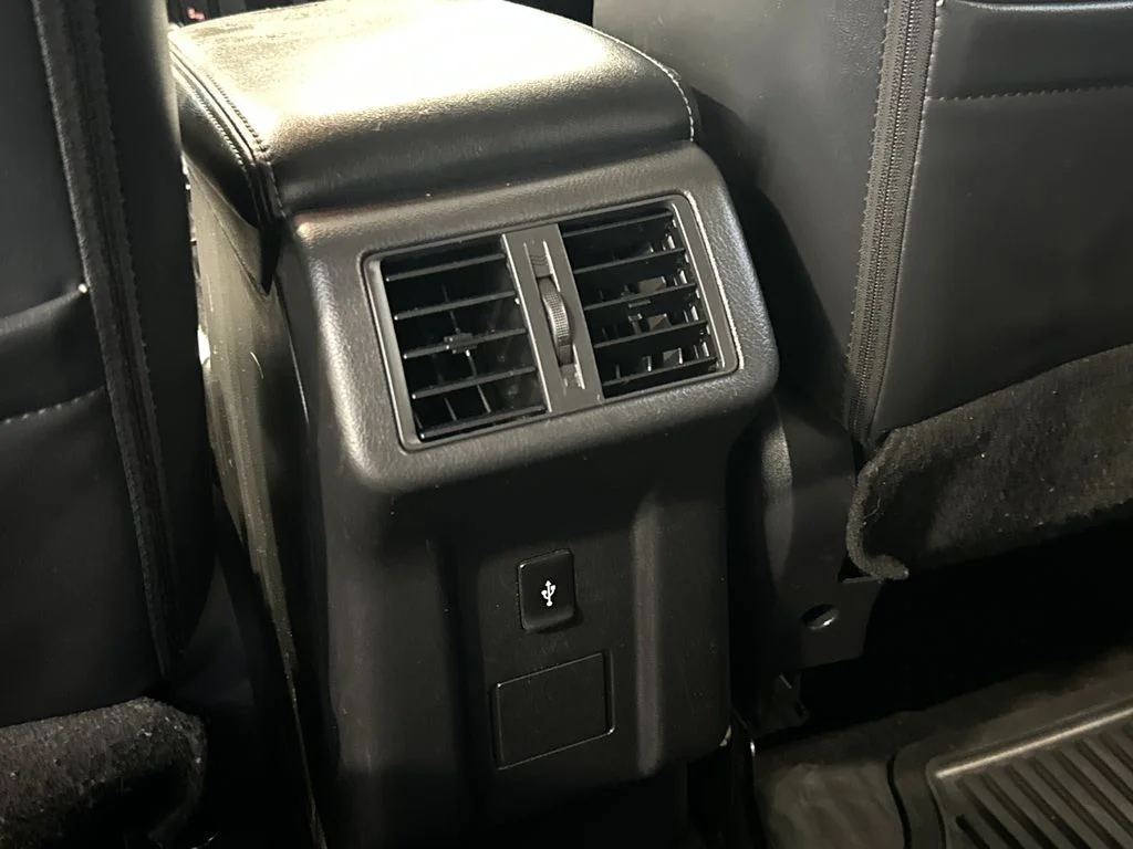 Used 2019 Black Mitsubishi ES image 28