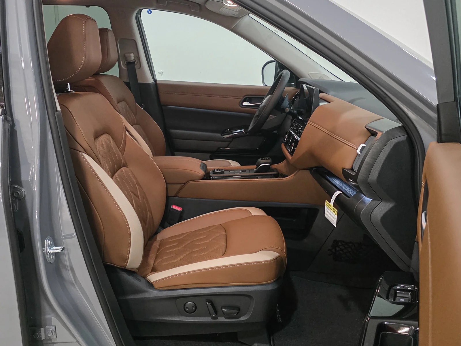 New 2026 Boulder Gray Pearl Nissan Platinum image 21