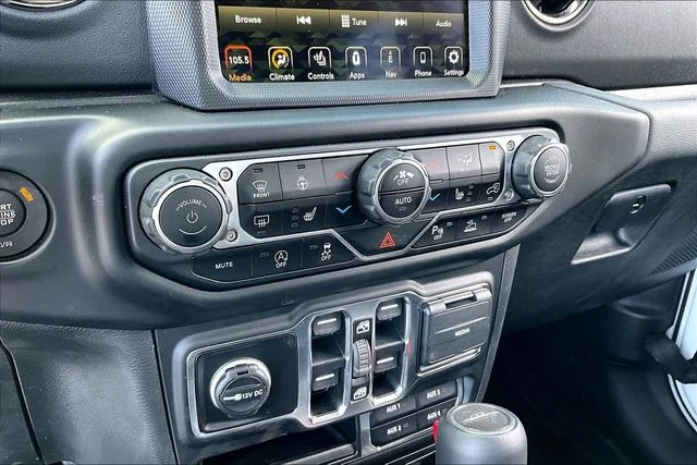 Used 2023 White Jeep Overland image 23