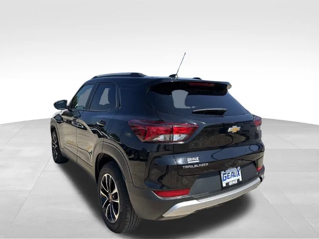 Used 2025 Black Chevrolet LT image 8