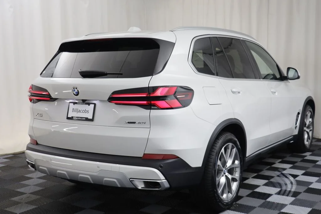 New 2026 White BMW xDrive40i image 17