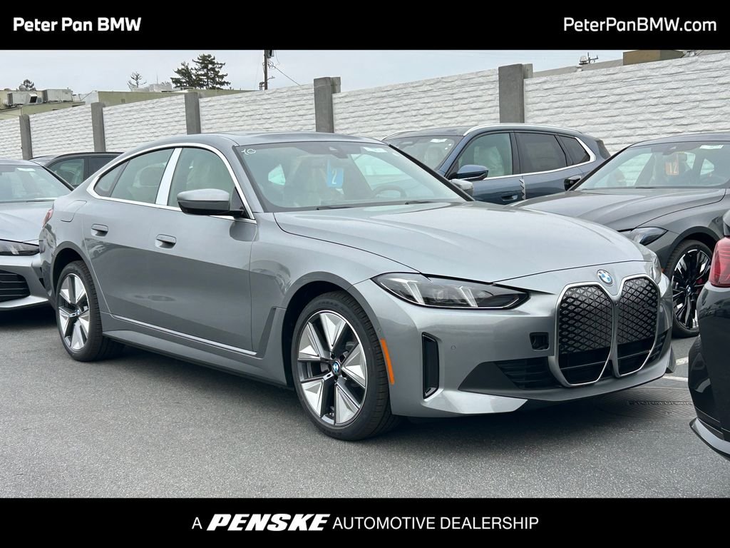 New 2026 Skyscraper Grey Metallic BMW eDrive40 image 1