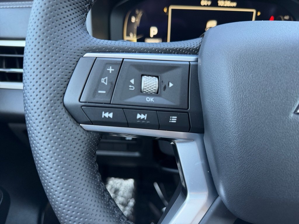 New 2026 Moonstone Gray Metallic Mitsubishi SE image 24