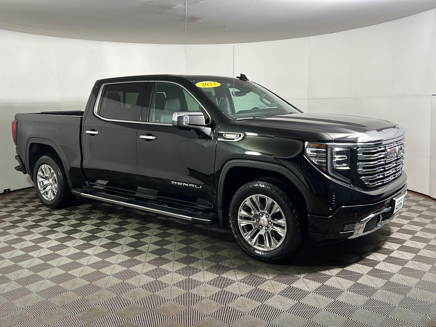 Used 2023 Onyx Black GMC Denali image 7